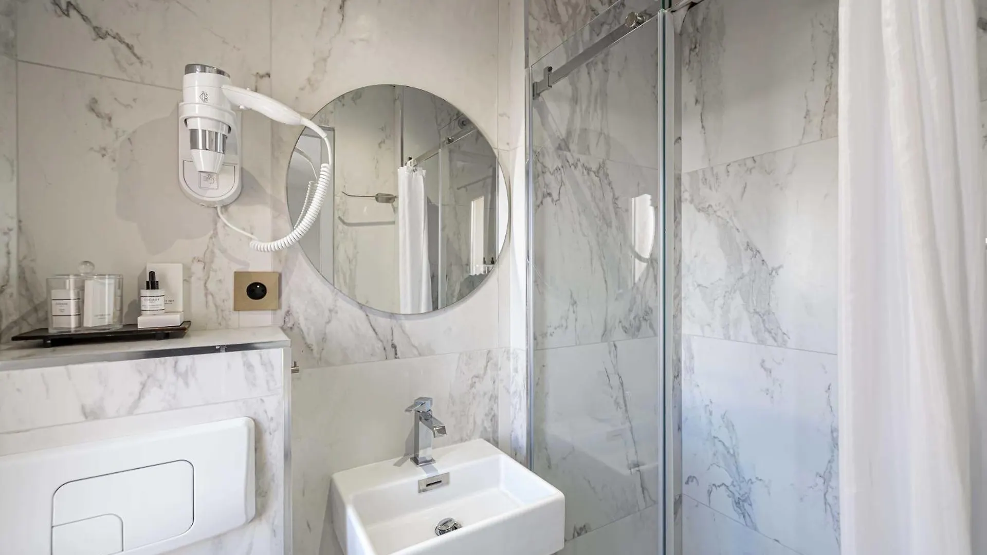 Apartment In Cannes For 2 People 0*,