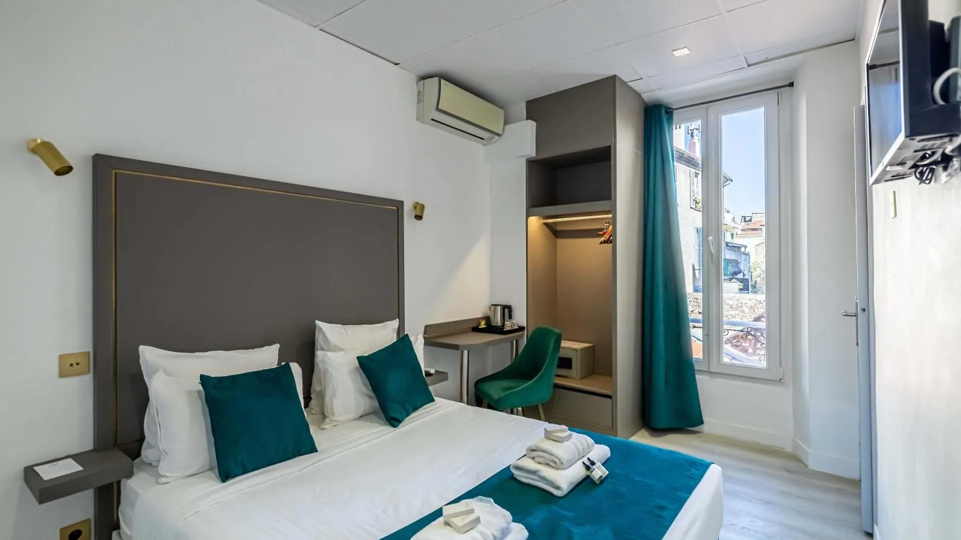 Apartment In Cannes For 2 People
