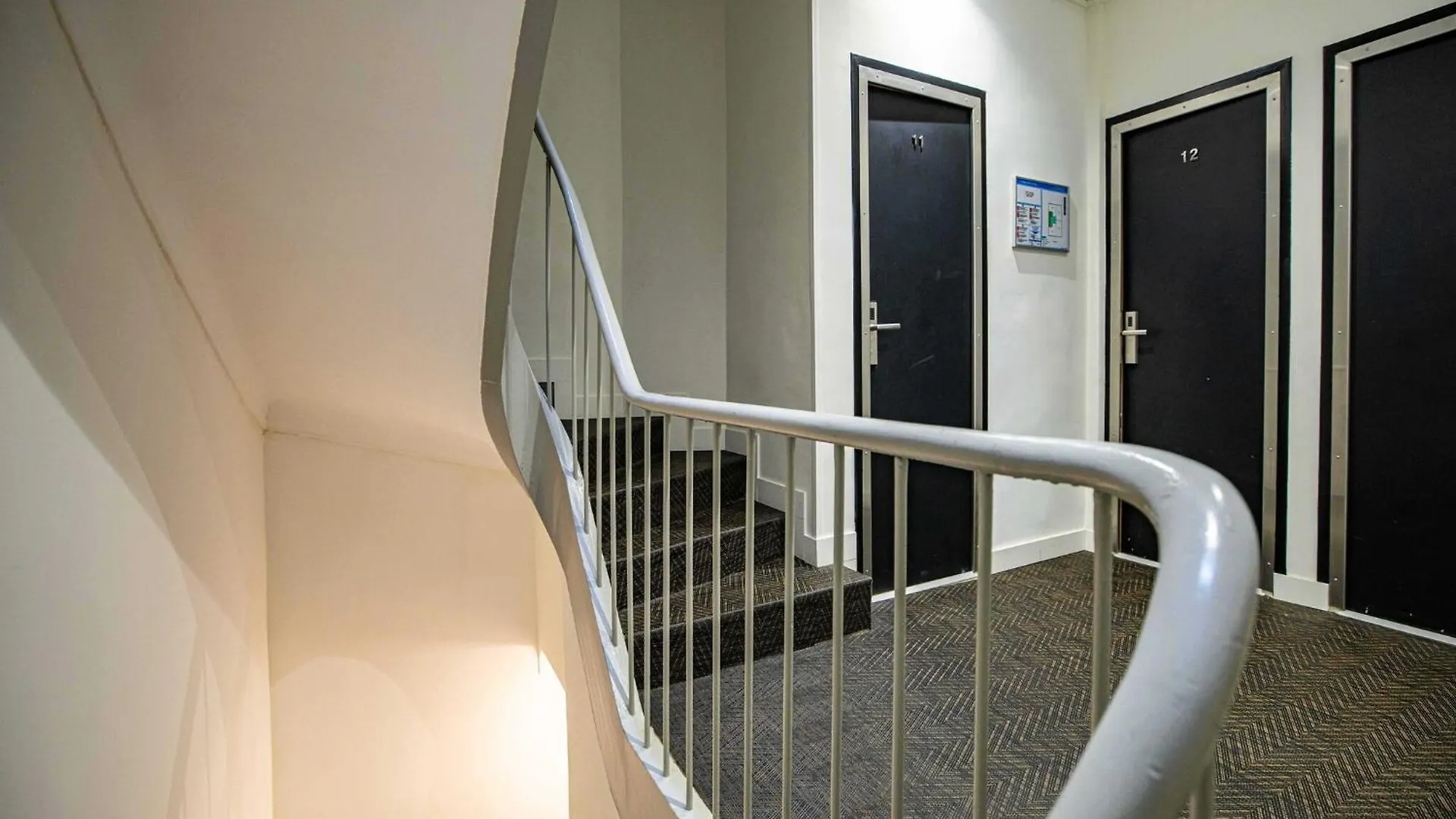 Apartment In Cannes For 2 People 0*,